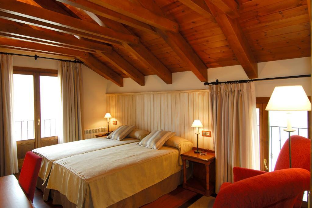 Hotel Diamo Кастехон-де-Сос Экстерьер фото